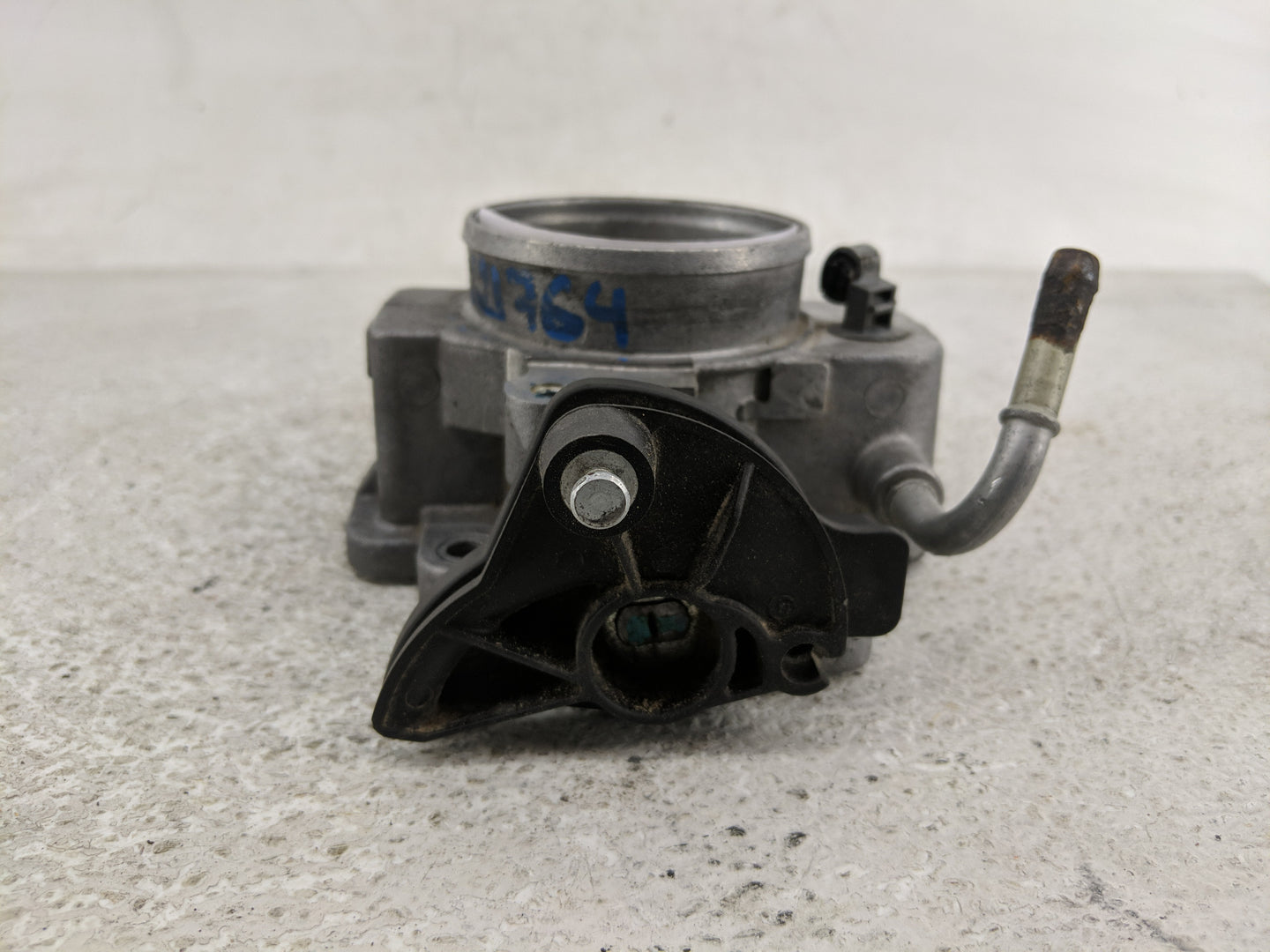 2005-2008 Ford Escape Throttle Body Fits Fits 2005 2006 2007 2008 OEM Used Auto Parts - Oemusedautoparts1.com