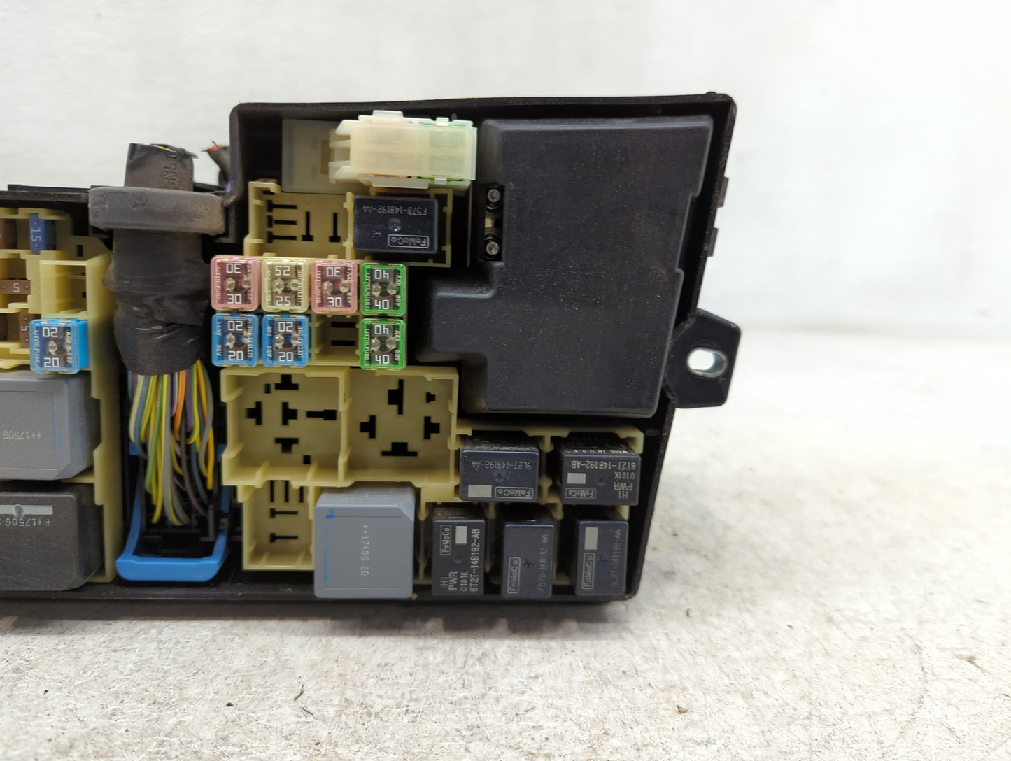 2005-2007 Ford Escape Fusebox Fuse Box Panel Relay Module P/N:HM5T-14290-ABD Fits Fits 2005 2006 2007 OEM Used Auto Parts - 