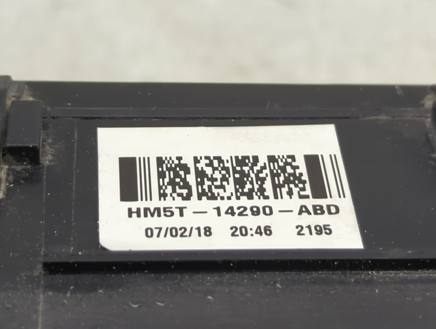 2005-2007 Ford Escape Fusebox Fuse Box Panel Relay Module P/N:HM5T-14290-ABD Fits Fits 2005 2006 2007 OEM Used Auto Parts - 