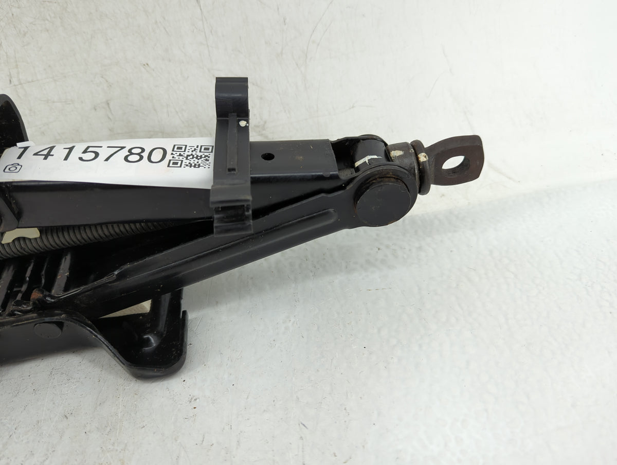2007 Ford Escape Spare Scissor Car Jack 1415780 - Oemusedautoparts1.com