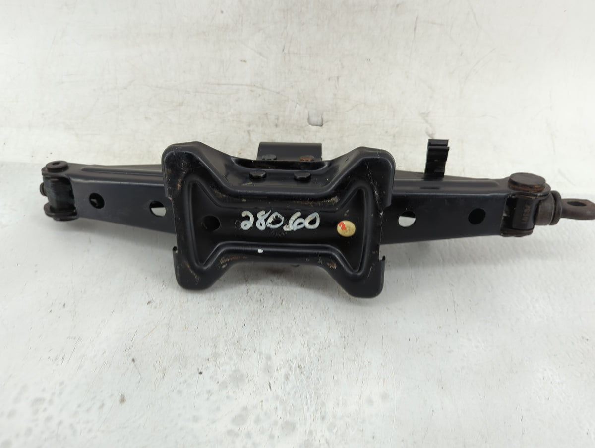 2007 Ford Escape Spare Scissor Car Jack 1415780 - Oemusedautoparts1.com