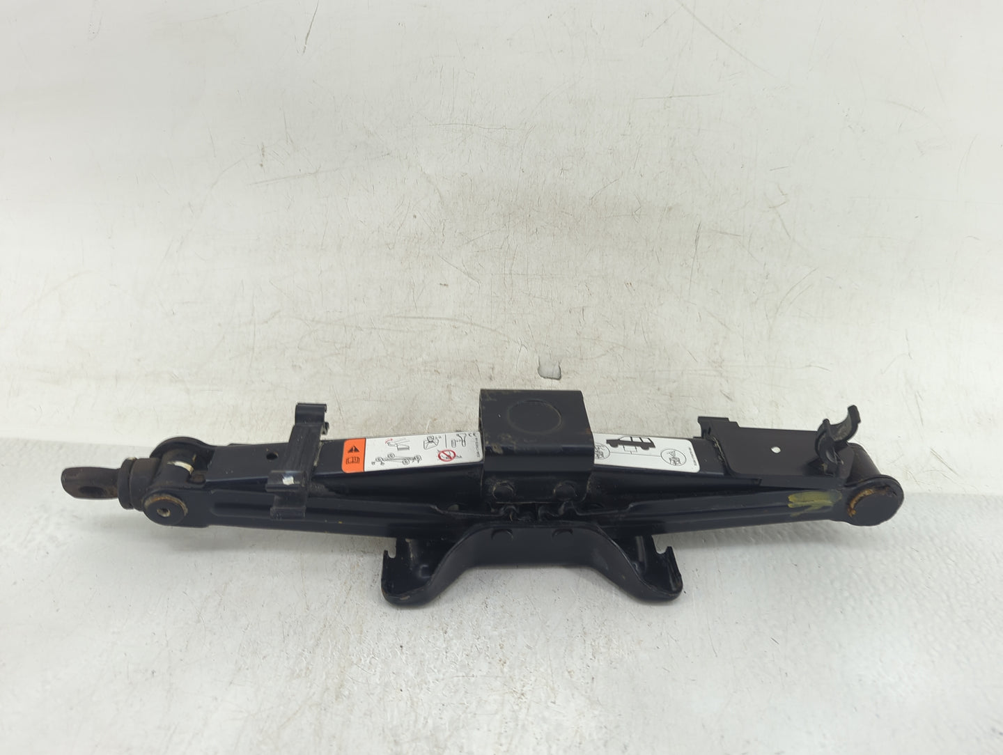 2007 Ford Escape Spare Scissor Car Jack - Oemusedautoparts1.com