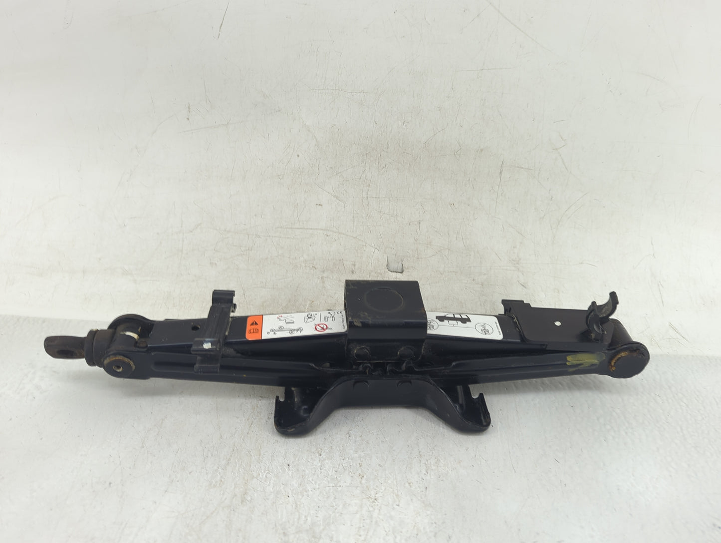 2007 Ford Escape Spare Scissor Car Jack - Oemusedautoparts1.com