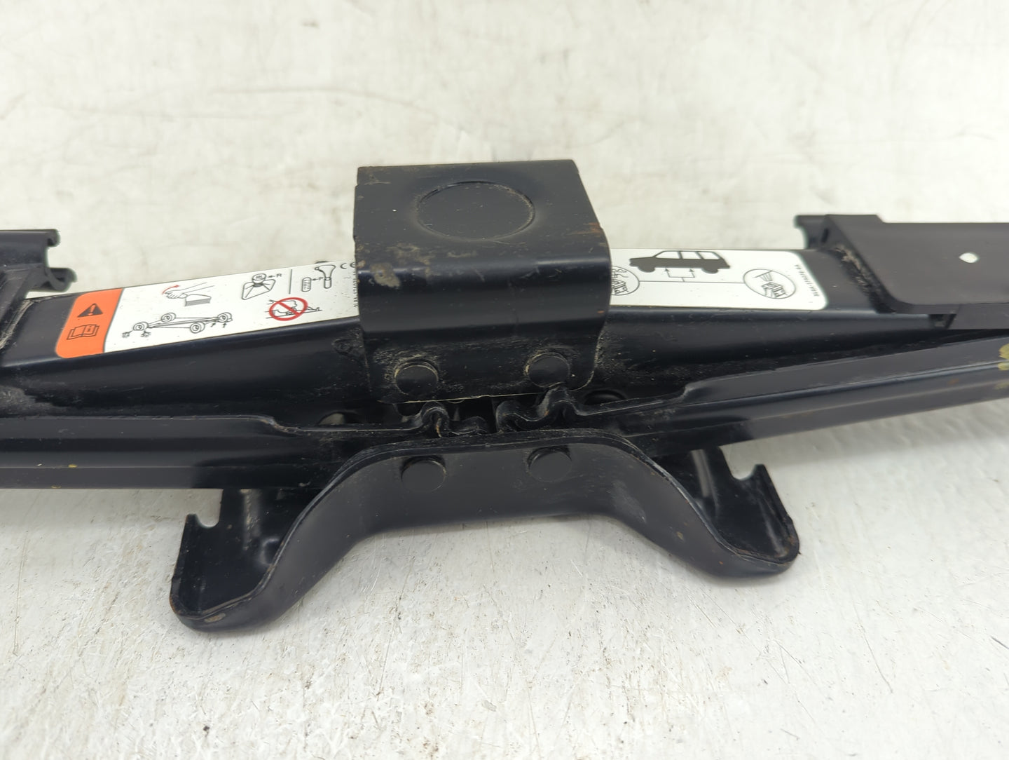 2007 Ford Escape Spare Scissor Car Jack - Oemusedautoparts1.com
