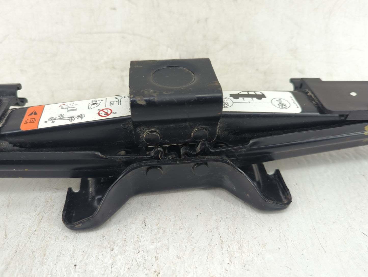 2007 Ford Escape Spare Scissor Car Jack - Oemusedautoparts1.com