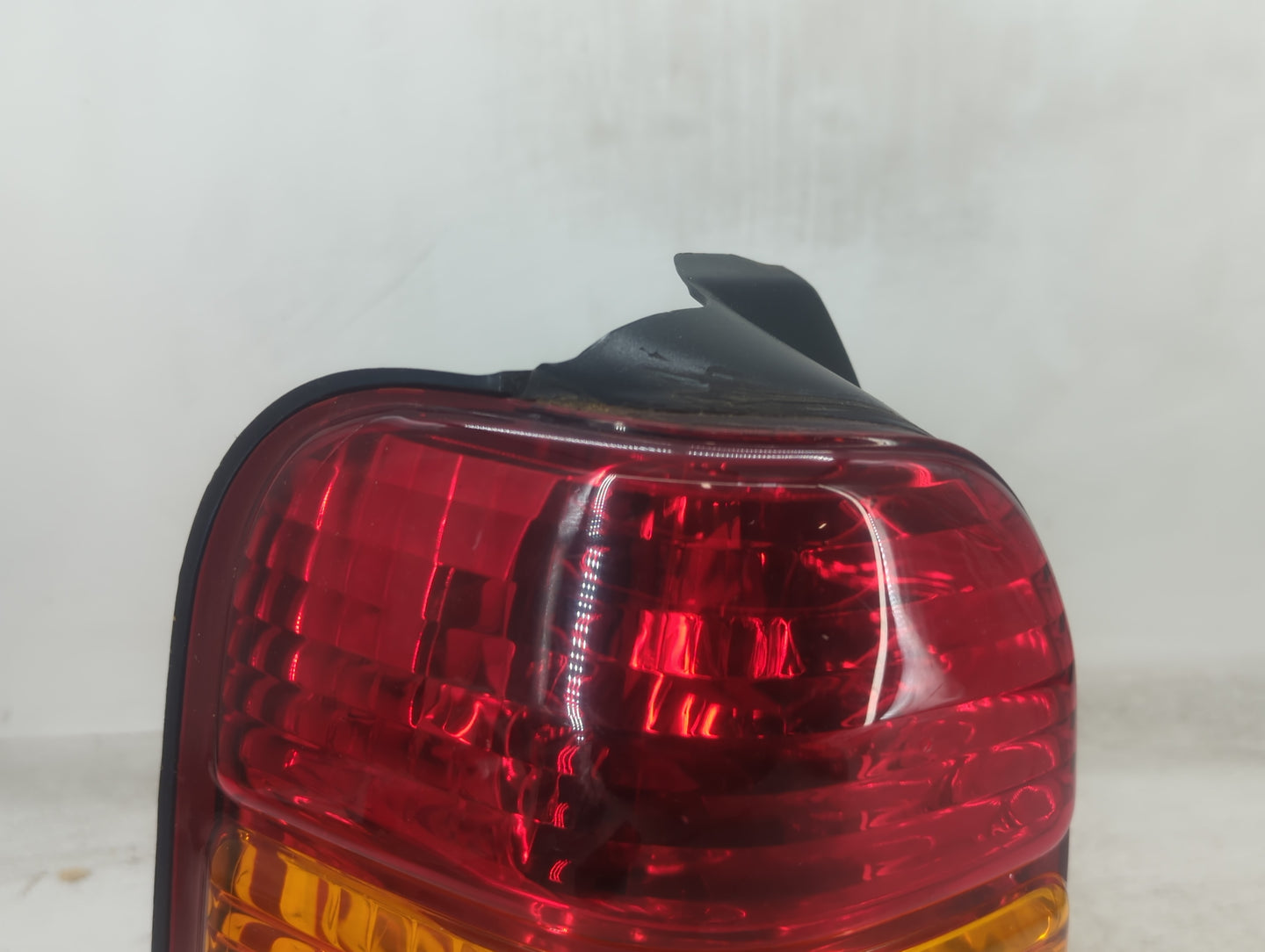2001-2007 Ford Escape Tail Light Assembly Driver Left OEM P/N:AL84-13B505-D Fits Fits 2001 2002 2003 2004 2005 2006 2007 OEM