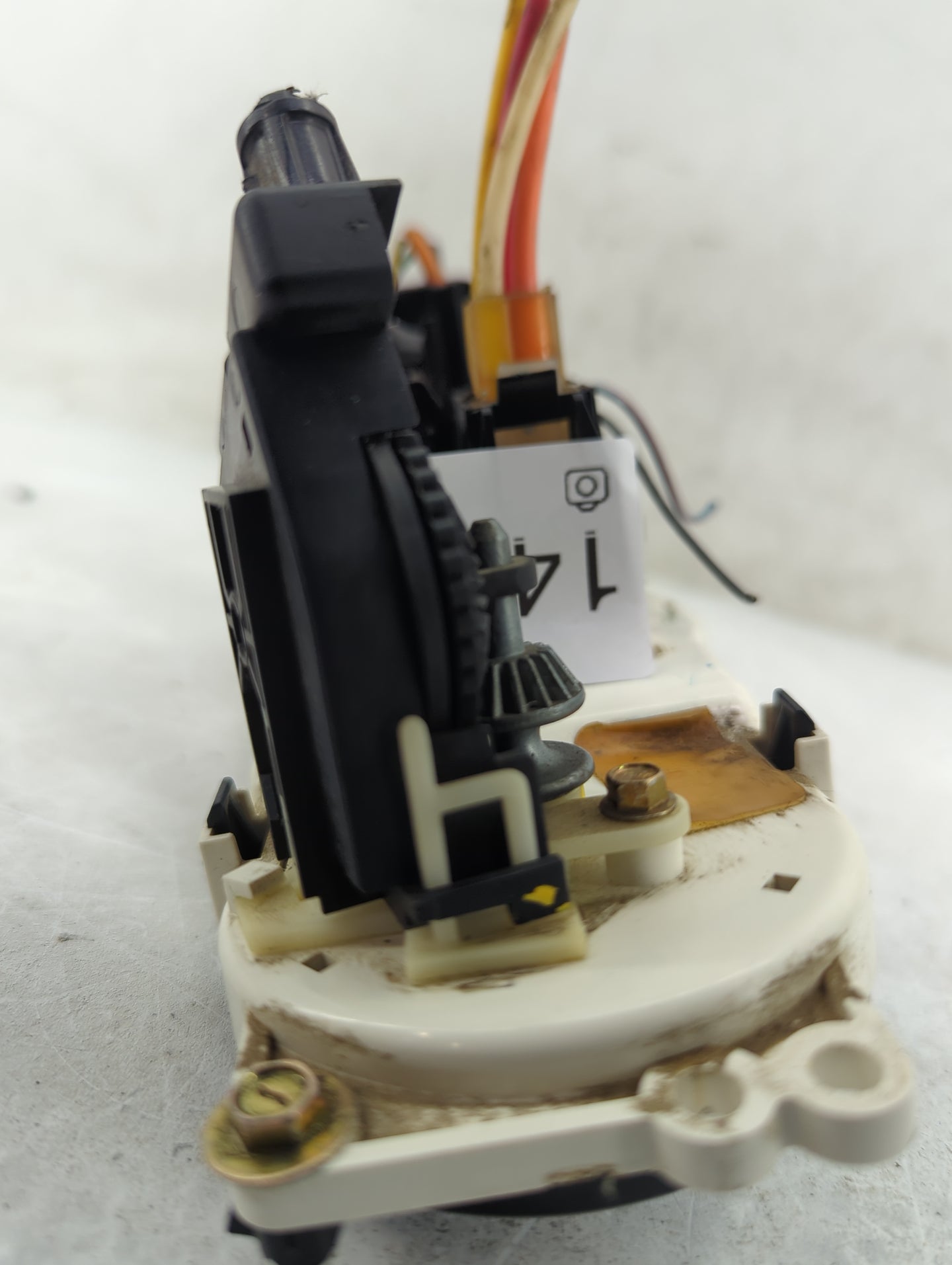 2002-2007 Ford Escape Climate Control Module Temperature AC/Heater Replacement P/N:YL8H-19980-A Fits OEM Used Auto Parts - O