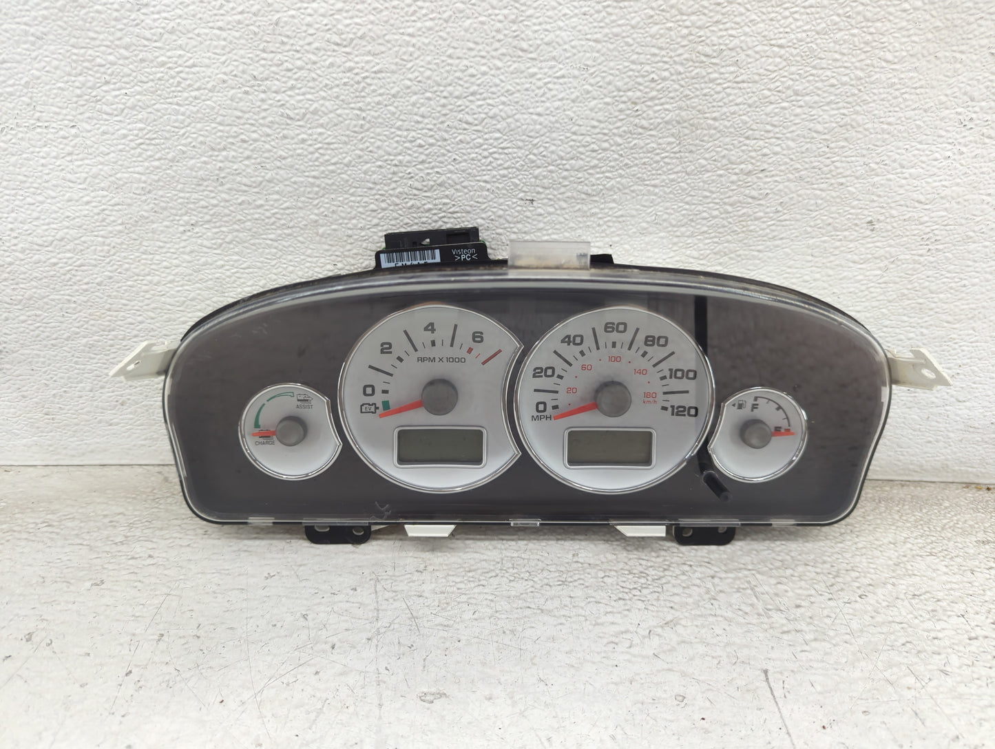 2006-2007 Ford Escape Instrument Cluster Speedometer Gauges P/N:5M6F-10890-AB Miles: Fits Fits 2006 2007 OEM Used Auto Parts