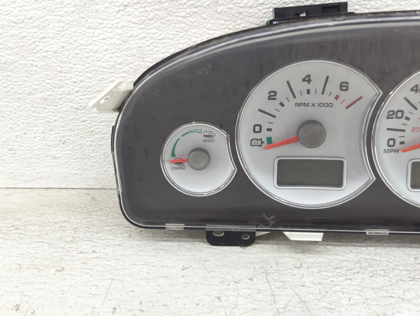 2006-2007 Ford Escape Instrument Cluster Speedometer Gauges P/N:5M6F-10890-AB Miles: Fits Fits 2006 2007 OEM Used Auto Parts