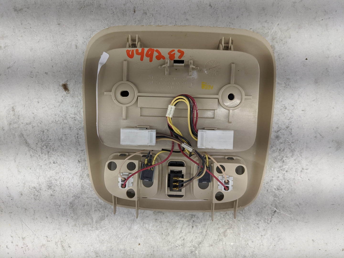 2007 Ford Escape Overhead Roof Console Tan - Oemusedautoparts1.com