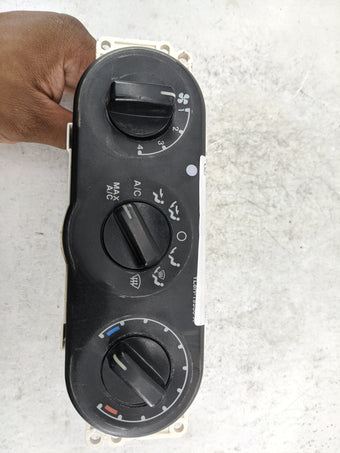 compare product 2002-2007 Ford Escape Climate Control Module Temperature AC/Heater Replacement P/N:YL8H-19980-A Fits OEM Used Auto Parts