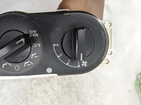 2002-2007 Ford Escape Climate Control Module Temperature AC/Heater Replacement P/N:YL8H-19980-A Fits OEM Used Auto Parts - O