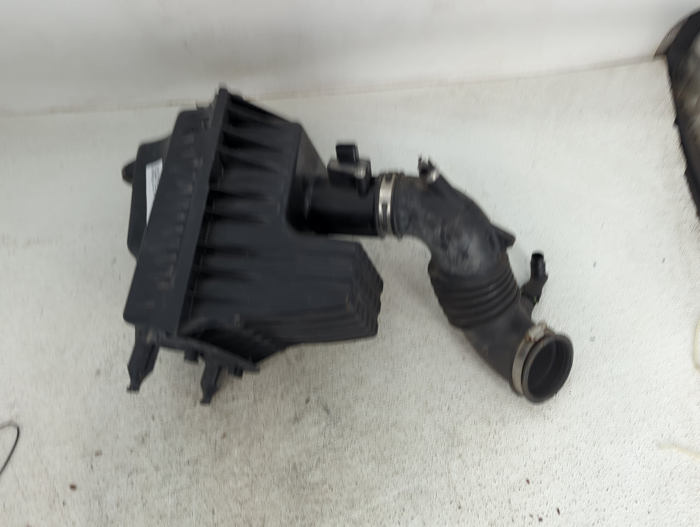 2007-2007 Ford Escape Air Cleaner Intake-duct Hose Tube 1492445 - Oemusedautoparts1.com