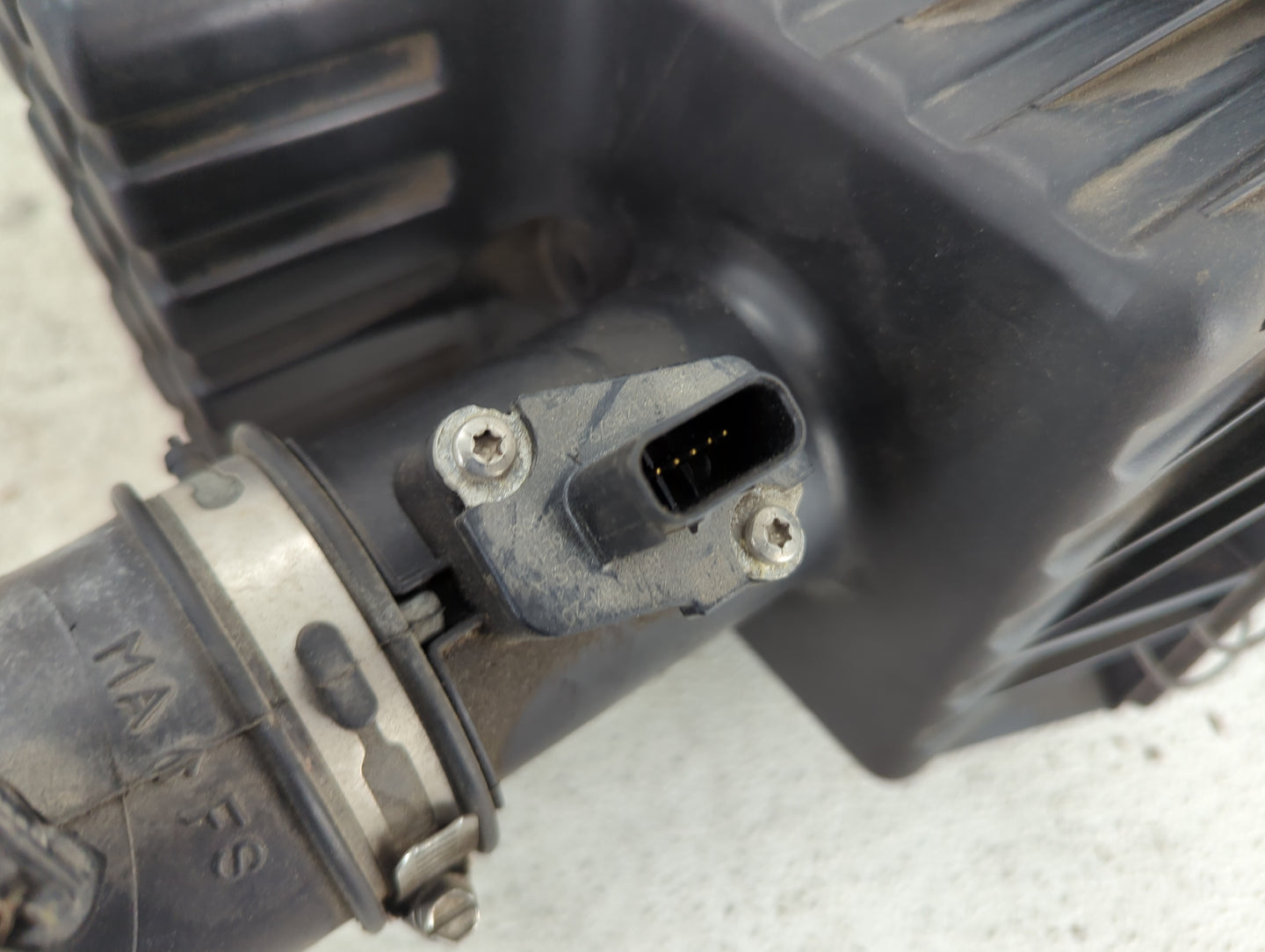 2007-2007 Ford Escape Air Cleaner Intake-duct Hose Tube 1492445 - Oemusedautoparts1.com