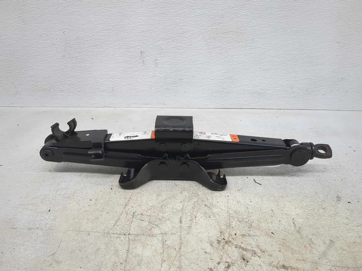 2007 Ford Escape Spare Scissor Car Jack 1512388 - Oemusedautoparts1.com