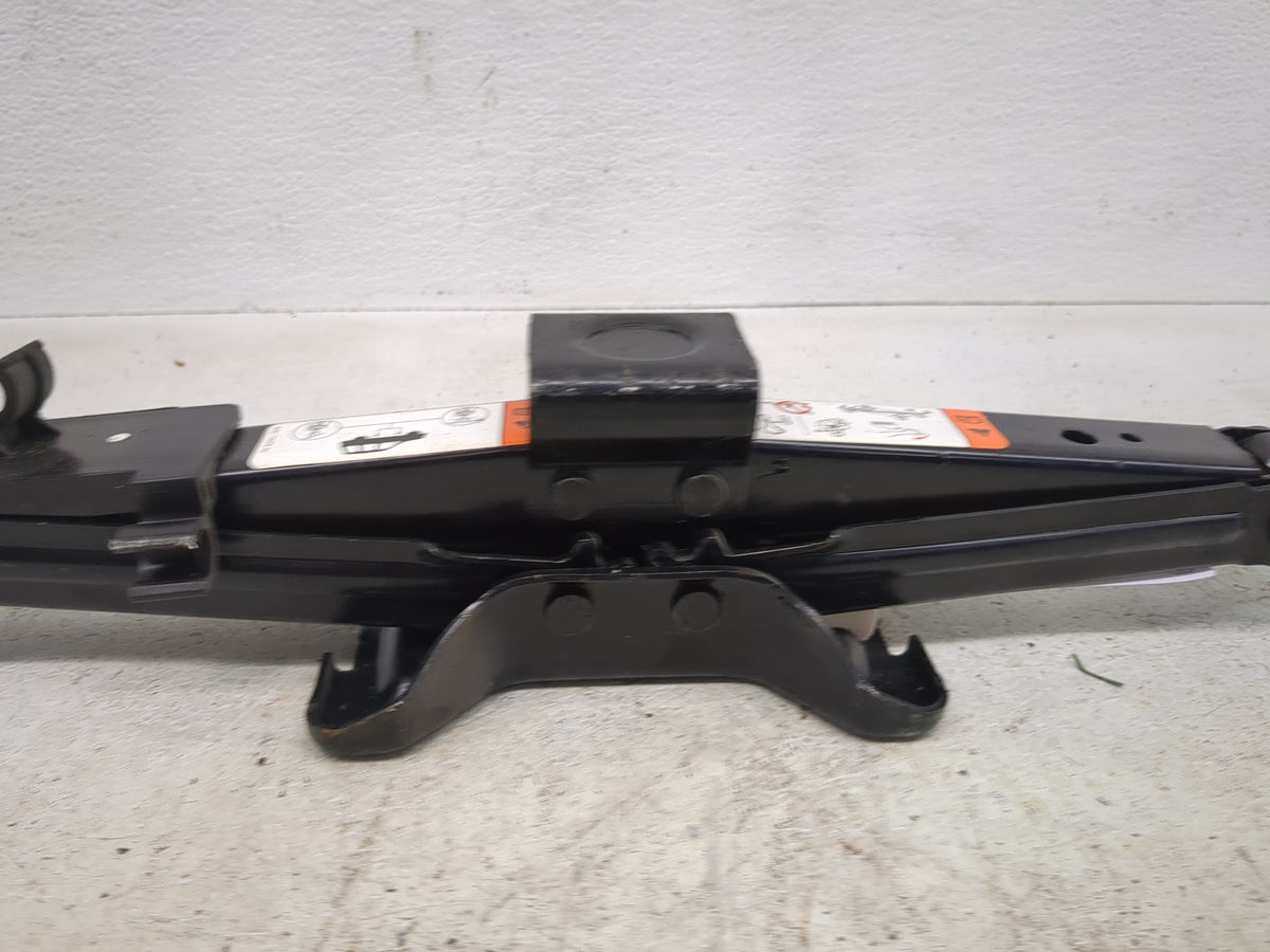 2007 Ford Escape Spare Scissor Car Jack 1512388 - Oemusedautoparts1.com