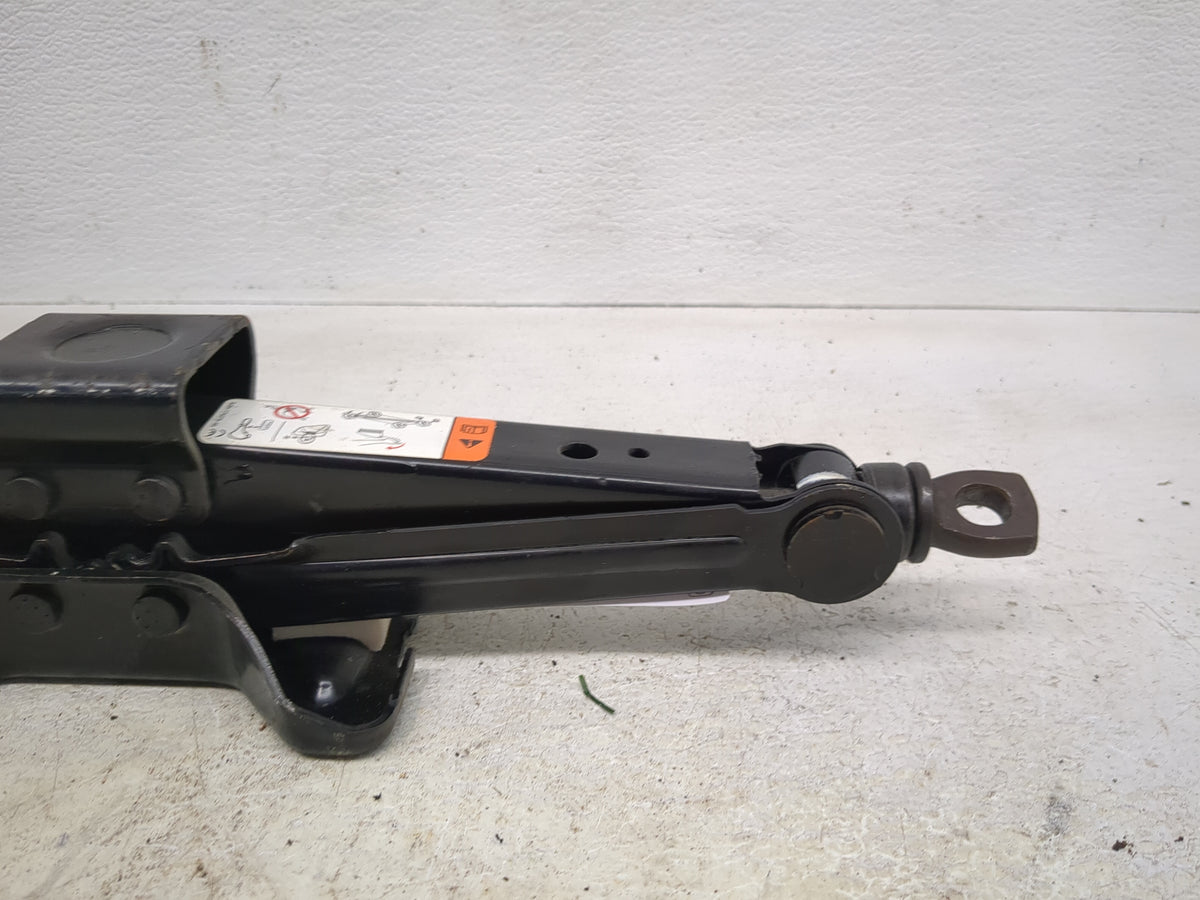 2007 Ford Escape Spare Scissor Car Jack 1512388 - Oemusedautoparts1.com