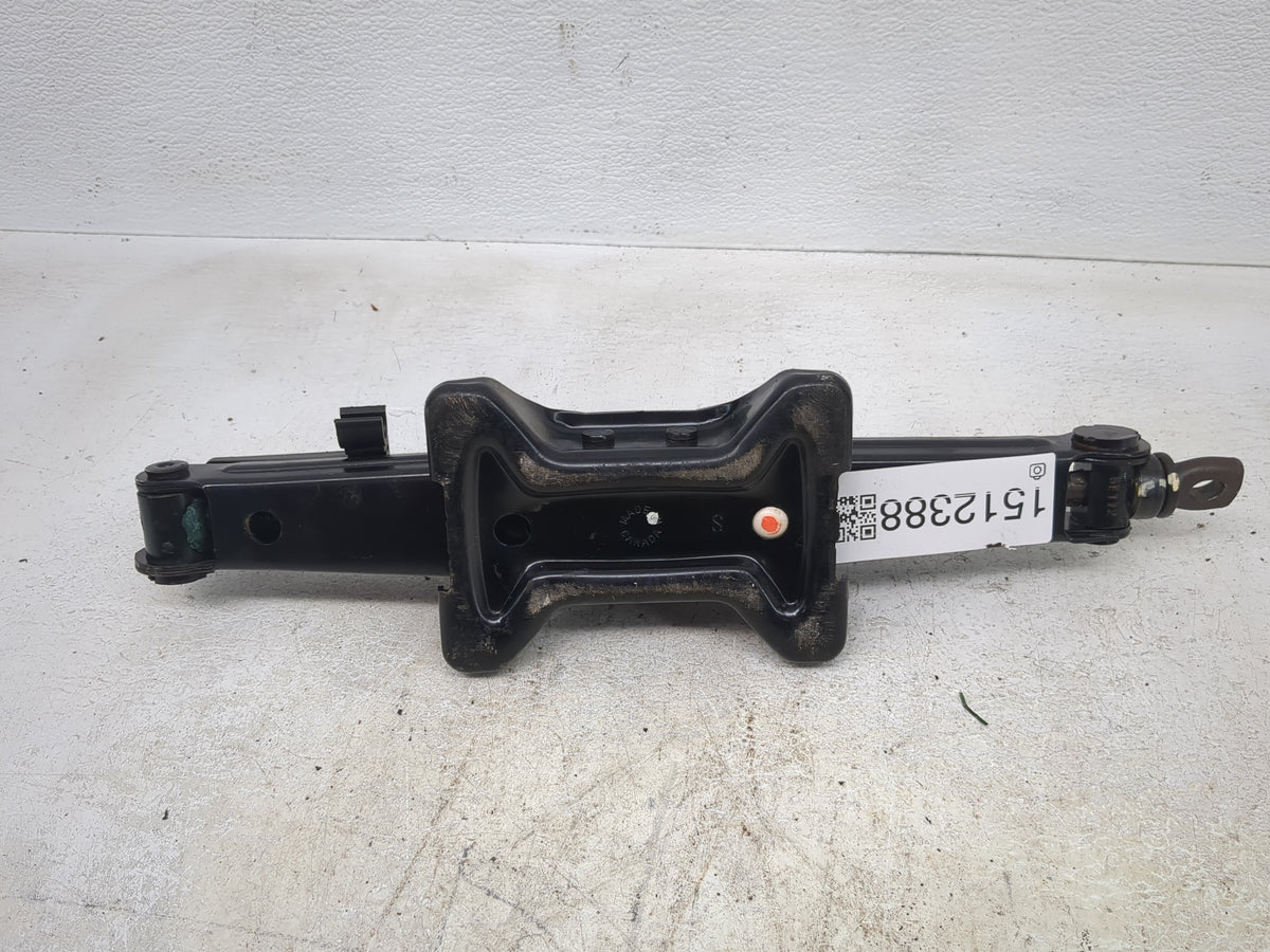 2007 Ford Escape Spare Scissor Car Jack 1512388 - Oemusedautoparts1.com