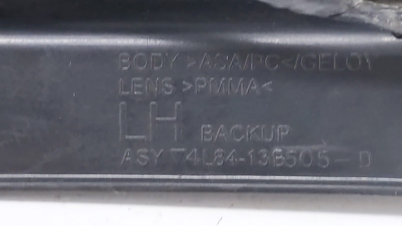 2001-2007 Ford Escape Tail Light Assembly Driver Left OEM P/N:4L84-13B505-D Fits Fits 2001 2002 2003 2004 2005 2006 2007 OEM