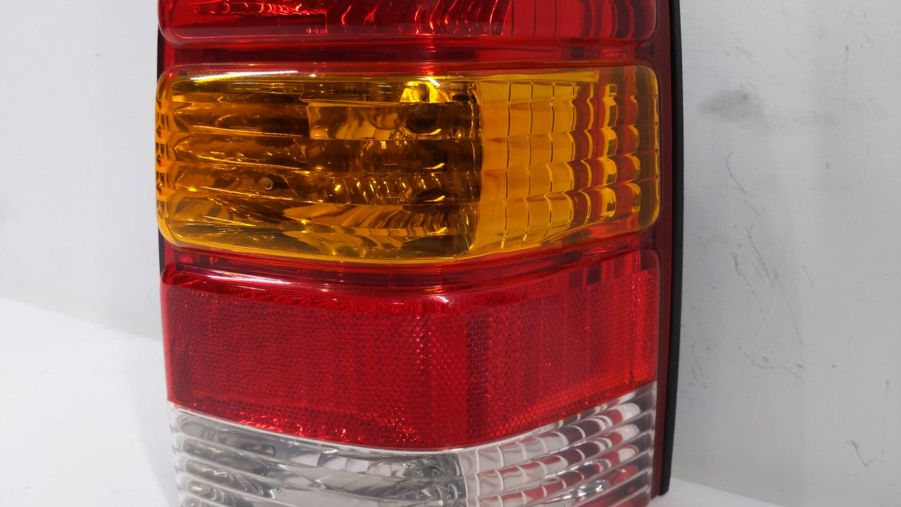 2001-2007 Ford Escape Tail Light Assembly Passenger Right OEM P/N:4L84-13B504-D Fits Fits 2001 2002 2003 2004 2005 2006 2007