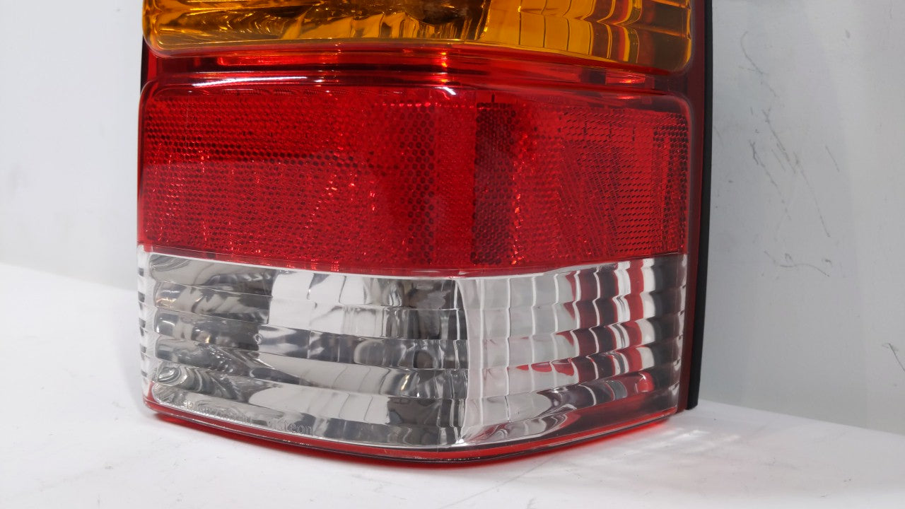 2001-2007 Ford Escape Tail Light Assembly Passenger Right OEM P/N:4L84-13B504-D Fits Fits 2001 2002 2003 2004 2005 2006 2007