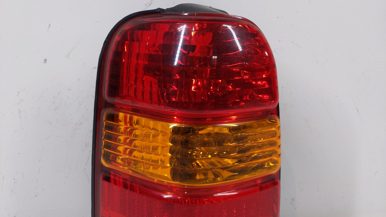 2001-2007 Ford Escape Tail Light Assembly Driver Left OEM P/N:4L84-13B505-D Fits Fits 2001 2002 2003 2004 2005 2006 2007 OEM