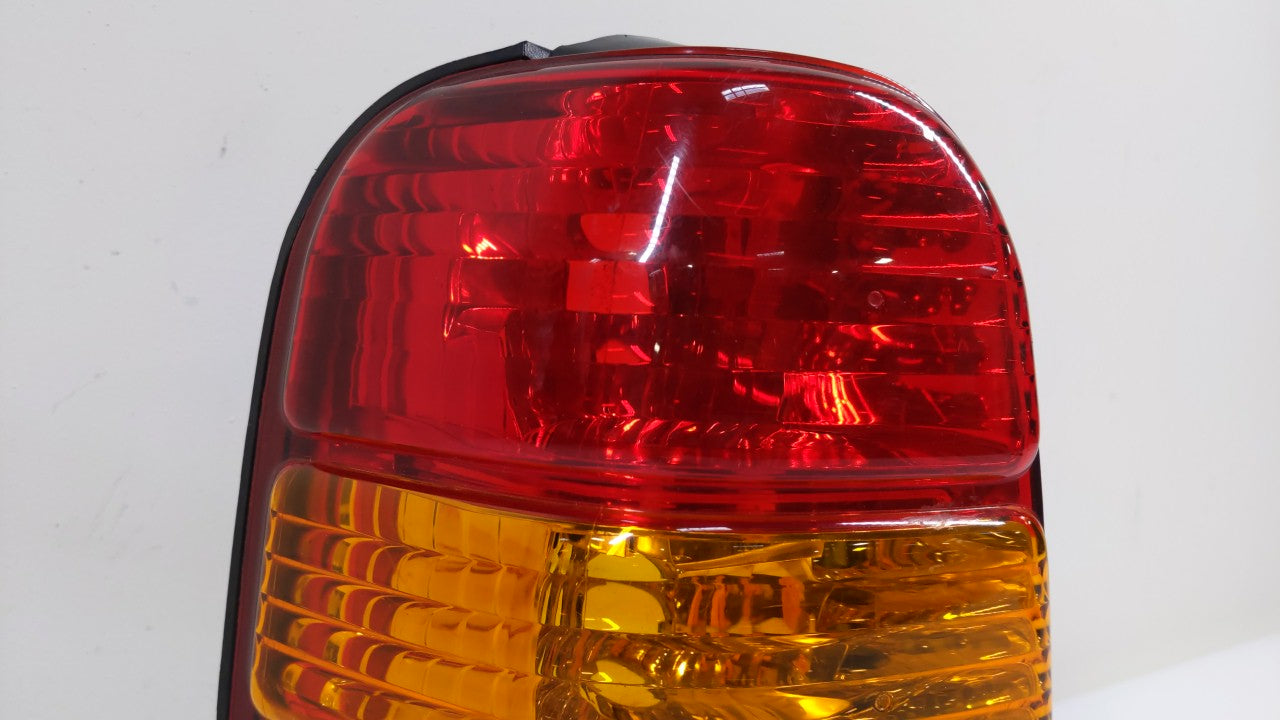 2001-2007 Ford Escape Tail Light Assembly Driver Left OEM P/N:4L84-13B505-D Fits Fits 2001 2002 2003 2004 2005 2006 2007 OEM
