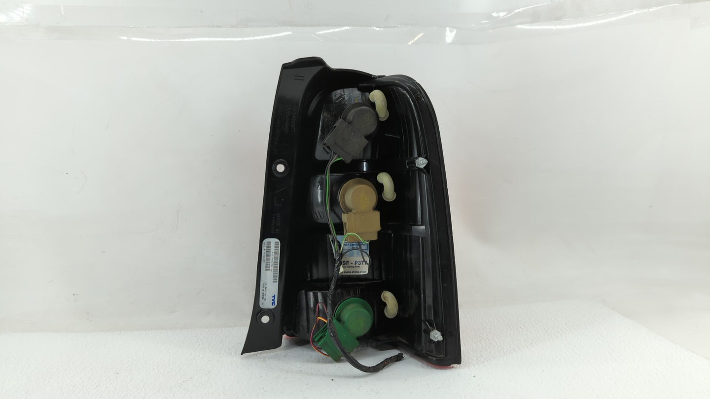2001-2007 Ford Escape Tail Light Assembly Driver Left OEM P/N:4L84-13B505-D Fits Fits 2001 2002 2003 2004 2005 2006 2007 OEM
