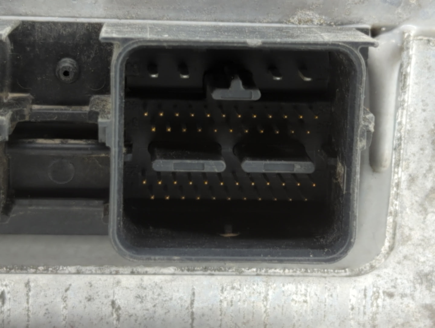 2007 Ford Escape PCM Engine Control Computer ECU ECM PCU OEM P/N:7M6A-12A650-ED 7M6A-12A650-EC Fits OEM Used Auto Parts - Oe