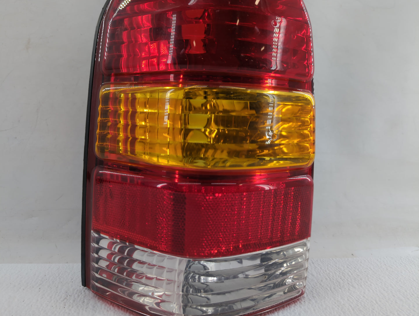 2001-2007 Ford Escape Tail Light Assembly Driver Left OEM P/N:1L84-138505-D ABHAG210605 Fits OEM Used Auto Parts - Oemusedau