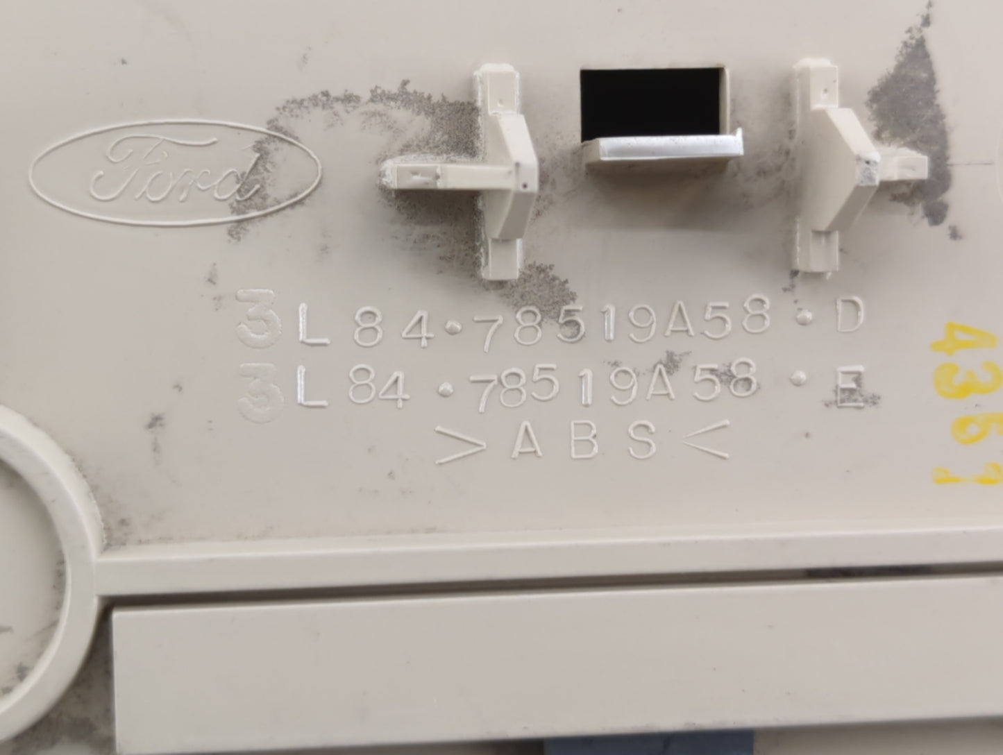 2007 Ford Escape Overhead Roof Console - Oemusedautoparts1.com