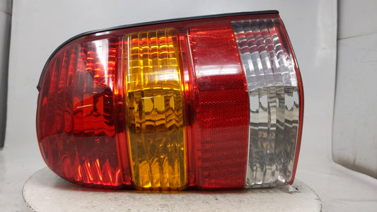 2001-2007 Ford Escape Tail Light Assembly Passenger Right OEM P/N:4L84-13B504-D Fits Fits 2001 2002 2003 2004 2005 2006 2007