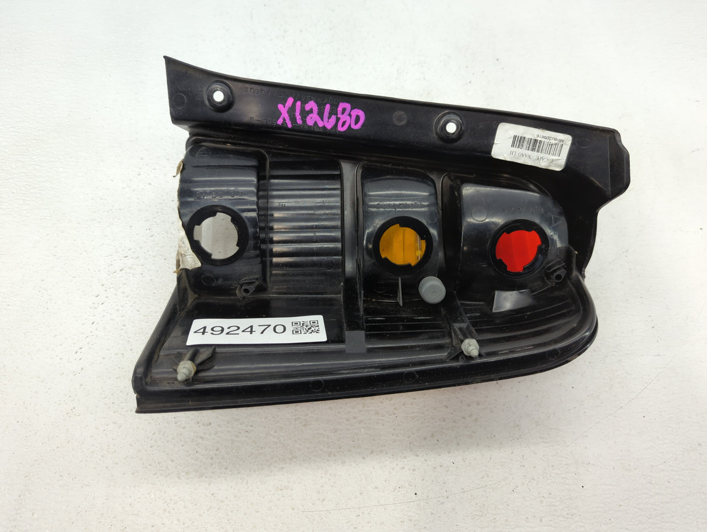 2001-2007 Ford Escape Tail Light Assembly Driver Left OEM P/N:4L84-13B505-D 1L84-13B505-D Fits OEM Used Auto Parts - Oemused