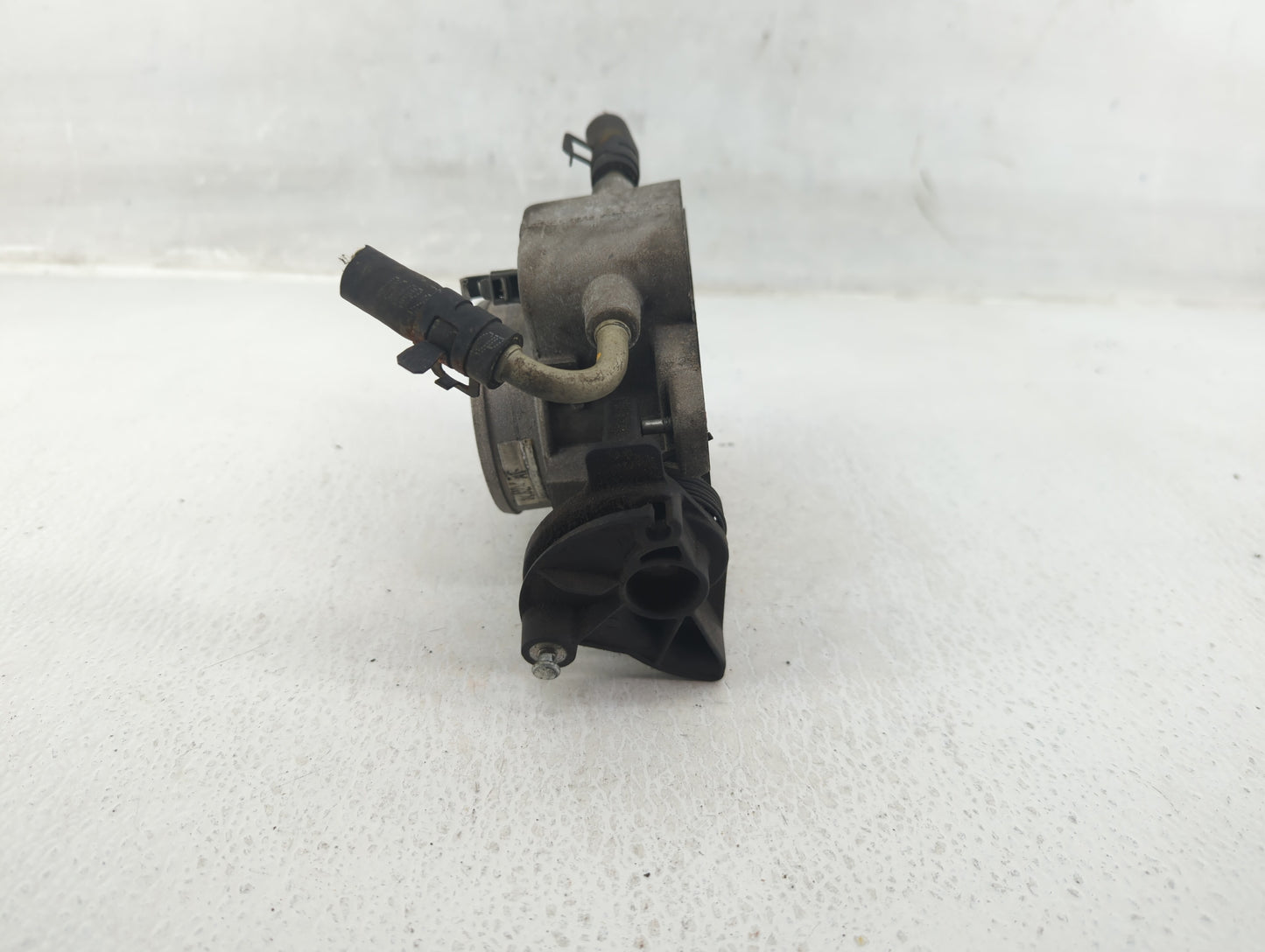 2005-2008 Ford Escape Throttle Body Fits Fits 2005 2006 2007 2008 OEM Used Auto Parts - Oemusedautoparts1.com