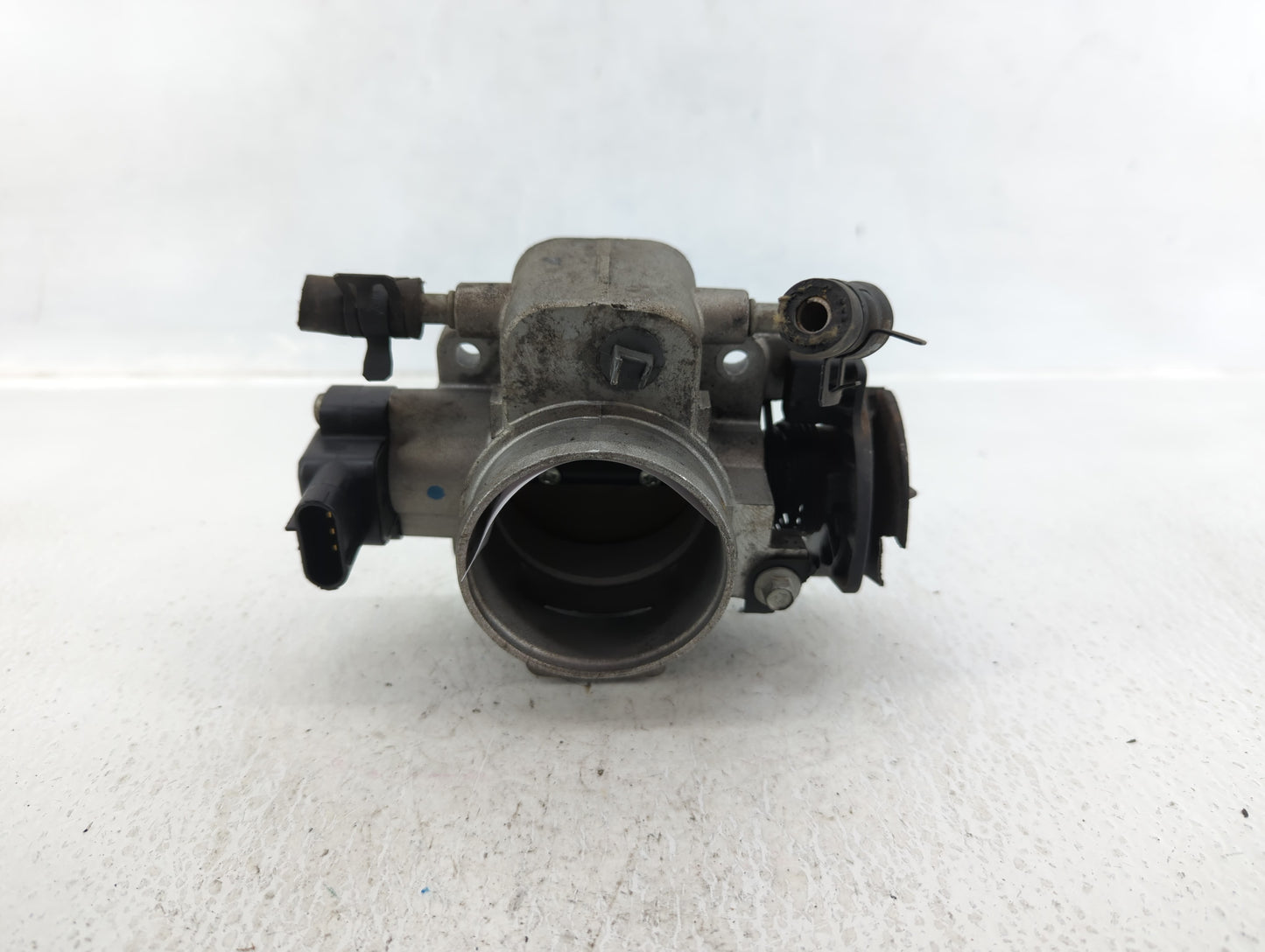 2005-2008 Ford Escape Throttle Body P/N:5L8F-AF Fits Fits 2005 2006 2007 2008 OEM Used Auto Parts - Oemusedautoparts1.com