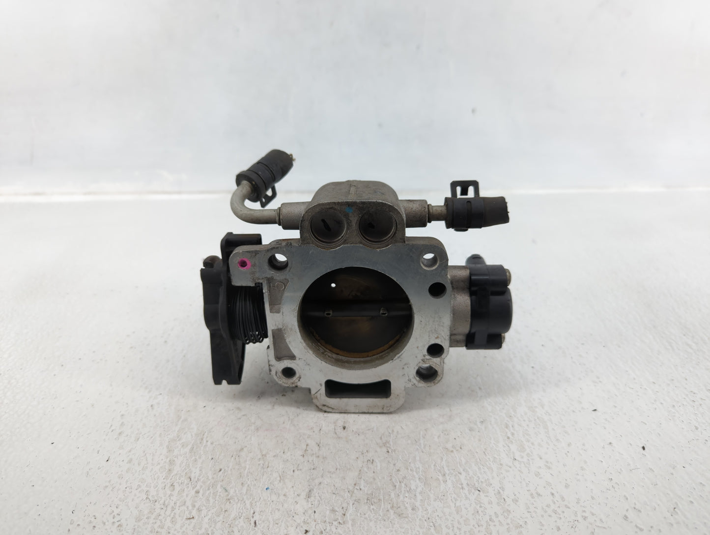 2005-2008 Ford Escape Throttle Body P/N:5L8F-AF Fits Fits 2005 2006 2007 2008 OEM Used Auto Parts - Oemusedautoparts1.com
