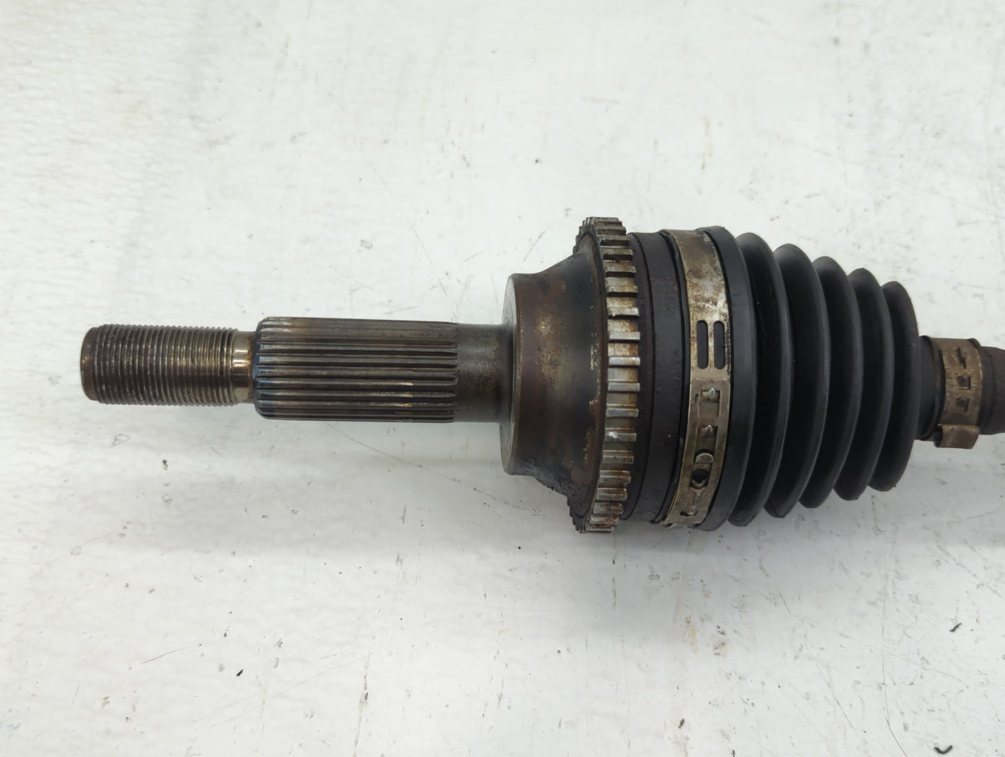 2005-2007 Ford Escape Axle Shaft Front Passenger Cv C/v - Oemusedautoparts1.com