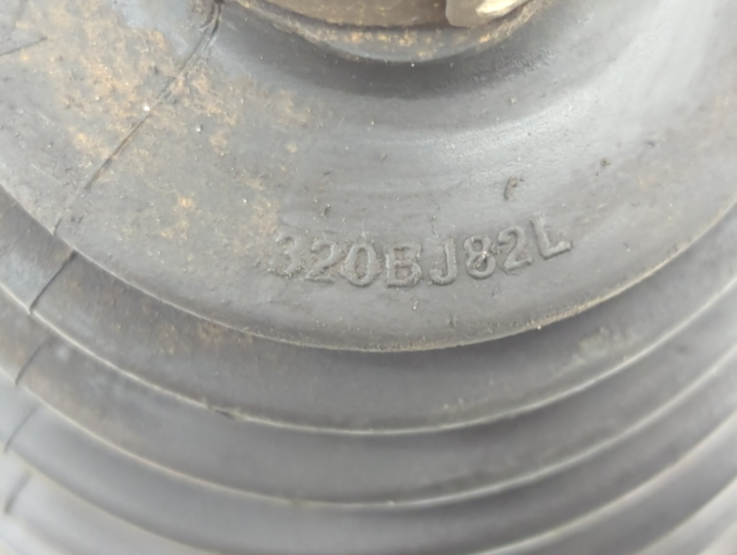 2005-2007 Ford Escape Axle Shaft Front Passenger Cv C/v - Oemusedautoparts1.com