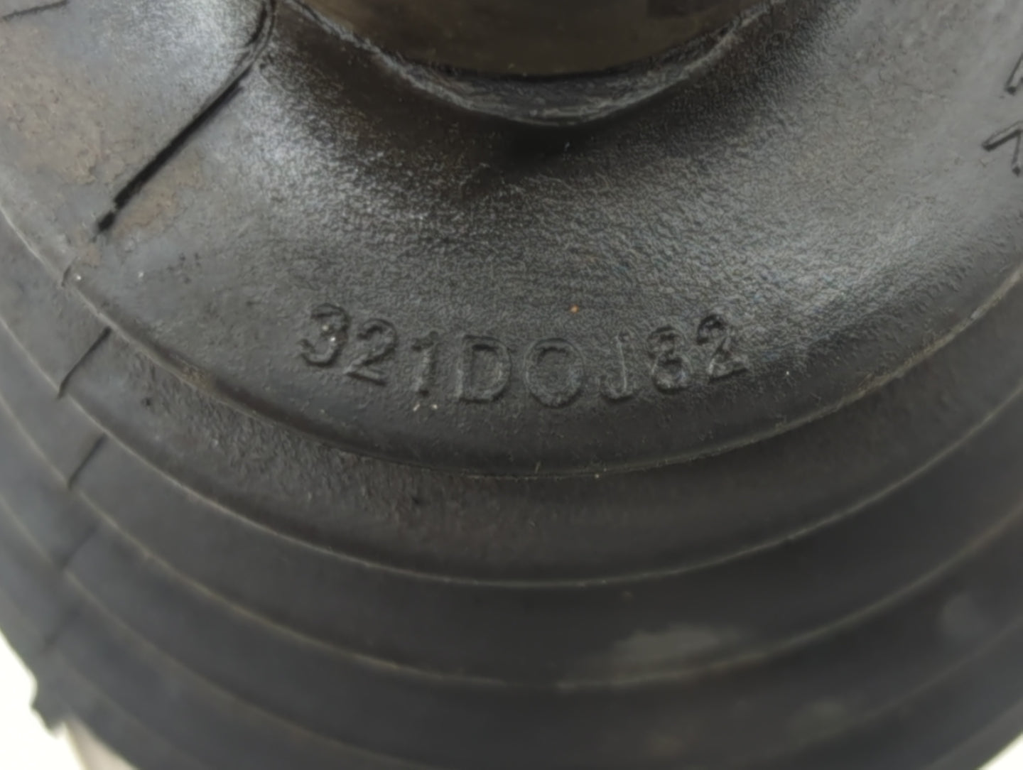 2005-2007 Ford Escape Axle Shaft Front Passenger Cv C/v - Oemusedautoparts1.com