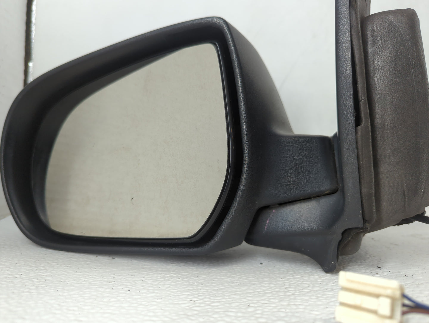 2001-2007 Ford Escape Driver Side View Mirror - Left Door Mirror OEM Used - Oemusedautoparts1.com