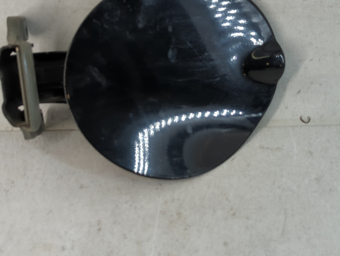 2007 Ford Escape Fuel Tank Door Lid Gas Tank Black - Oemusedautoparts1.com