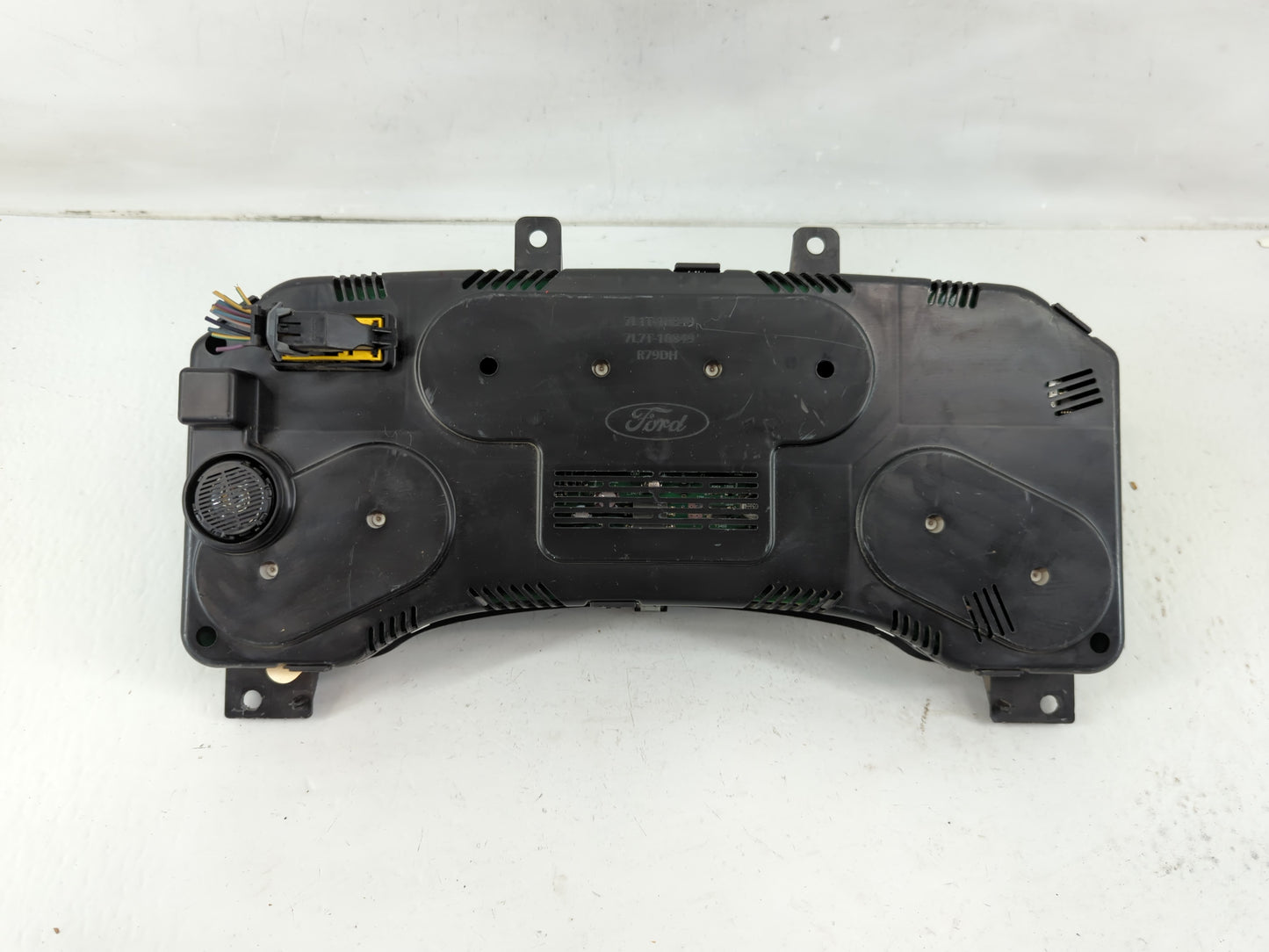 2007-2008 Ford Expedition Instrument Cluster Speedometer Gauges P/N:7L1T-10849 Fits Fits 2007 2008 OEM Used Auto Parts - Oem