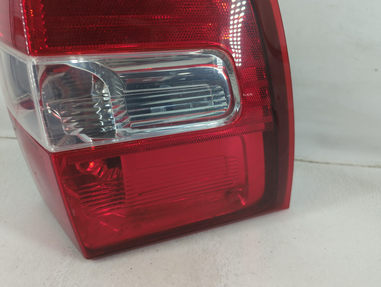 2007-2017 Ford Expedition Tail Light Assembly Passenger Right OEM P/N:44ZH-1865A Fits OEM Used Auto Parts - Oemusedautoparts