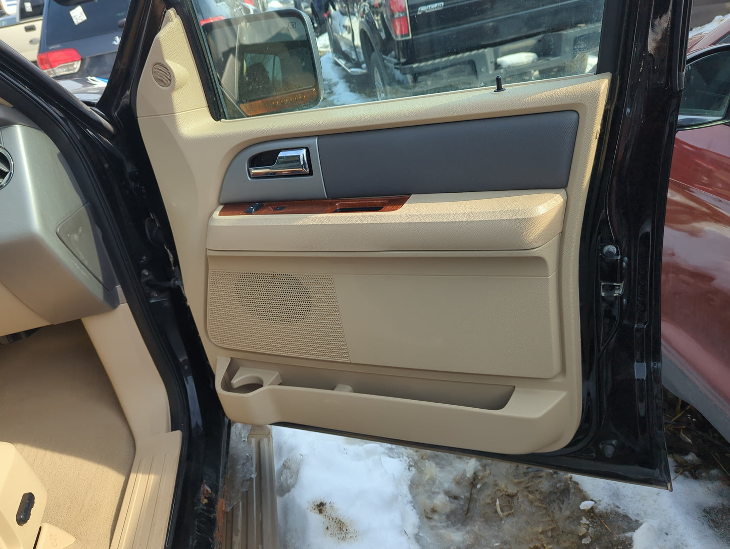 2007 Ford Expedition Front Right Passenger Interior Door Panel Trim - Oemusedautoparts1.com