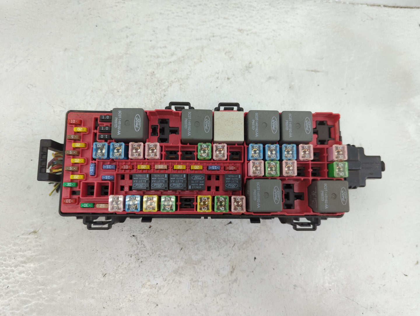 2007-2008 Ford Expedition Fusebox Fuse Box Panel Relay Module P/N:7L1T-14A003-CA Fits Fits 2007 2008 OEM Used Auto Parts - O