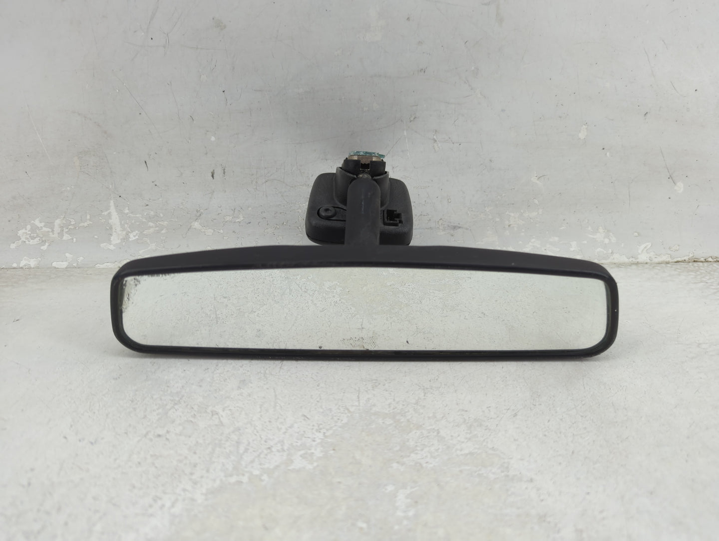 2007 Ford Expedition Interior Rear View Mirror Replacement OEM Fits OEM Used Auto Parts - Oemusedautoparts1.com