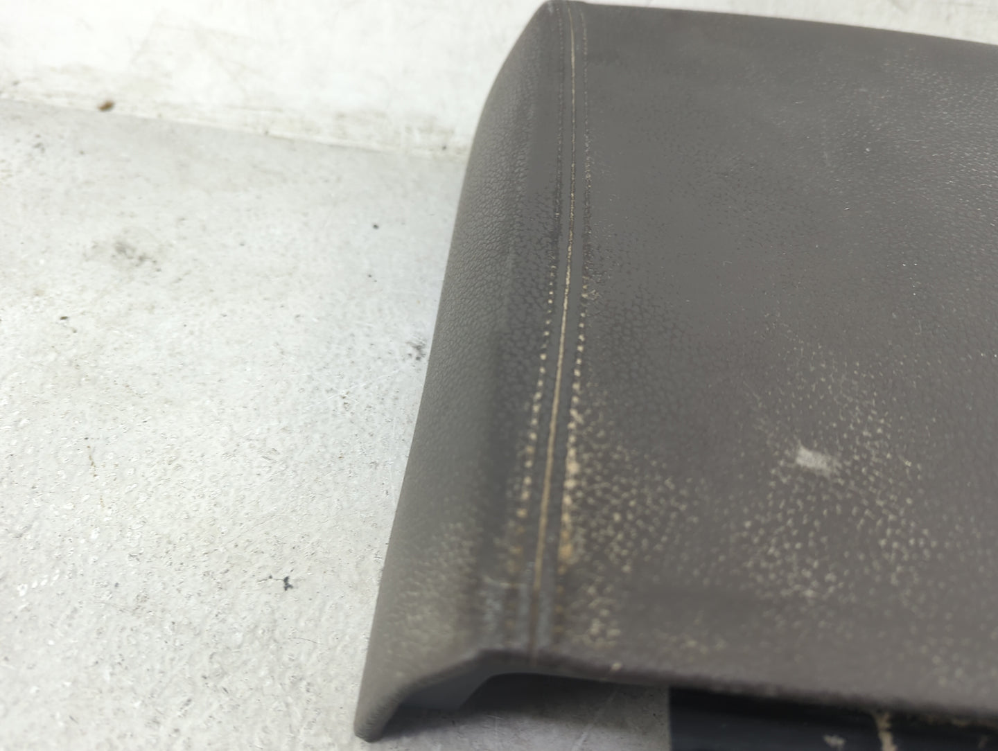 2007 Ford Expedition Center Floor Console Dark Charcoal - Oemusedautoparts1.com