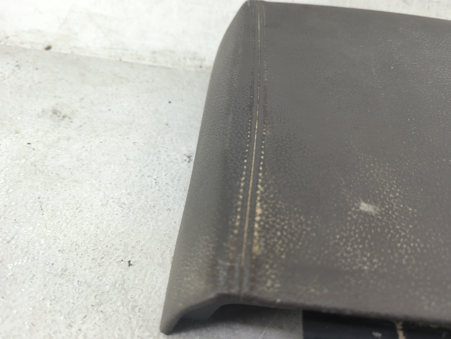 2007 Ford Expedition Center Floor Console Dark Charcoal - Oemusedautoparts1.com