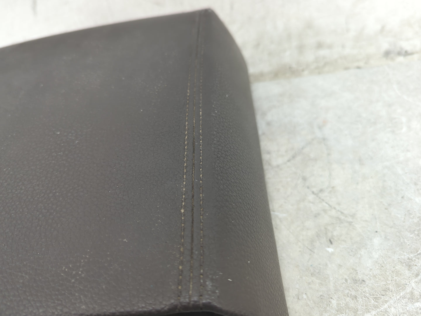 2007 Ford Expedition Center Floor Console Dark Charcoal - Oemusedautoparts1.com