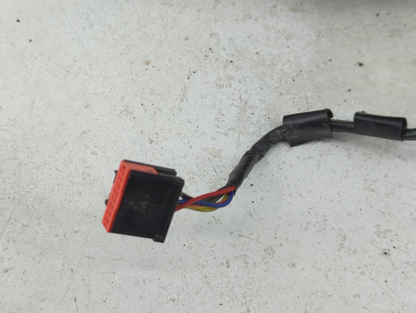 2007 Ford Expedition Driver Side View Mirror - Left Door Mirror OEM Used - Oemusedautoparts1.com